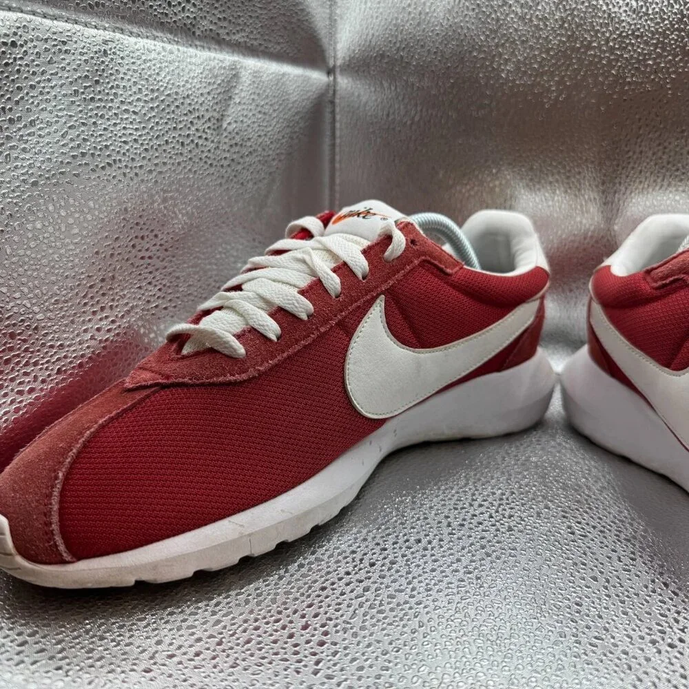 Size 9.5 Nike Roshe LD-1000 Mens Varsity Red Athletic Sneakers 802022-601‎